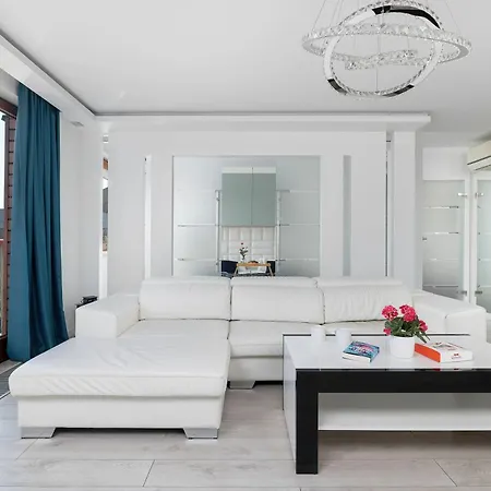Stylish With A Balcony Near The Center By Renters Apartamento Bielsko-Biała