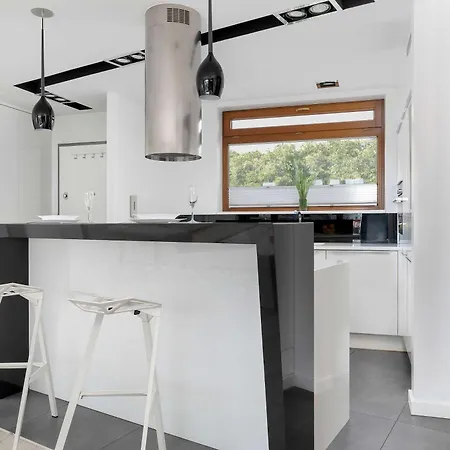 Stylish With A Balcony Near The Center By Renters *
